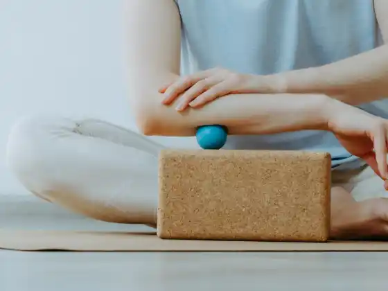 Abrace la Web: Conciencia de la fascia en la práctica del Yin Yoga
