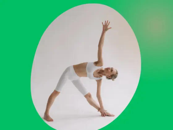 Empowered Vinyasa: Yoga Flow für Fortgeschrittene